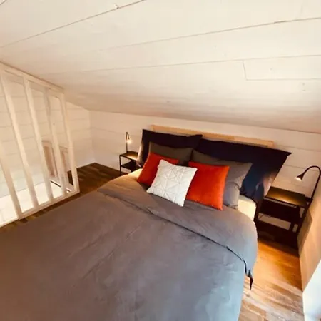 Avec Mezzanine Apartment